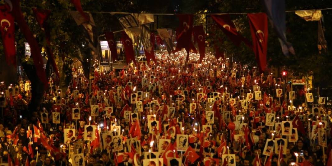 Coşkulu kutlamaya son saatler! Bağdat Caddesi Cumhuriyet yürüyüşü saat kaçta? İşte 29 Ekim yürüyüş saati! 4